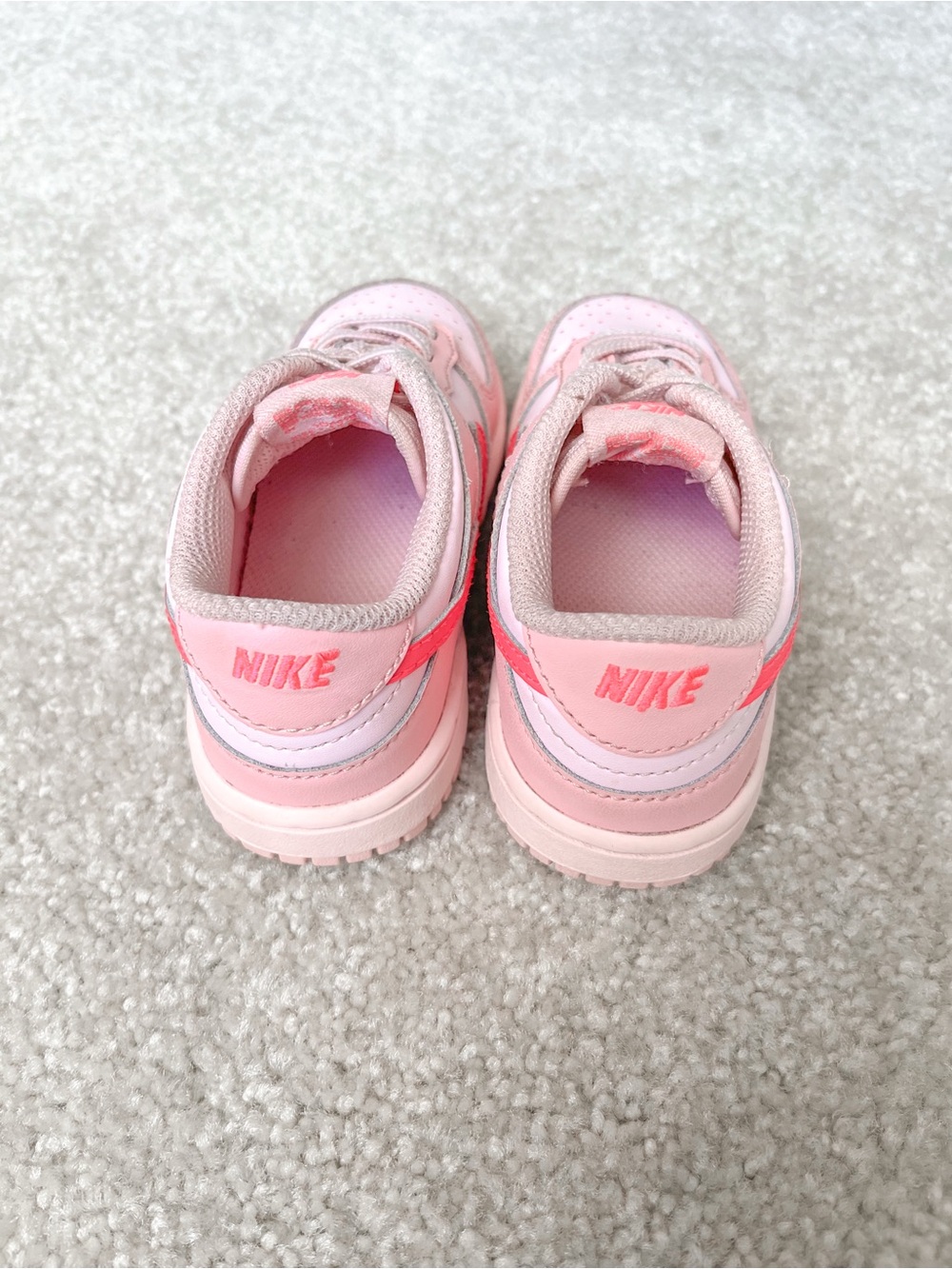 Nike | Dunk Low | Triple Pink | Toddler Lifestyle Sneakers - Picture 4 of 6